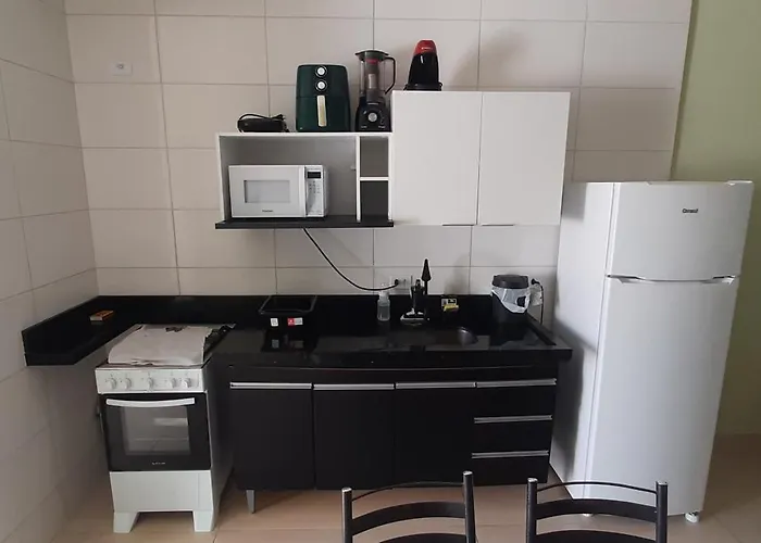 Apê com varanda gourmet em Maranduba!